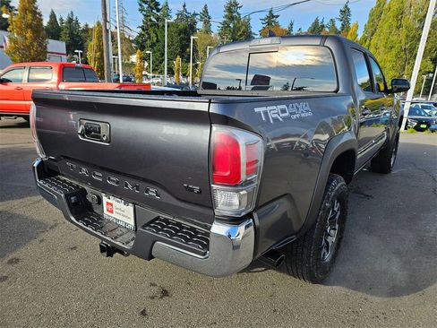 Certified 2023 Toyota Tacoma TRD Off-Road image 3