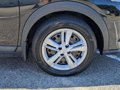 Used 2021 Nissan Kicks S image 11