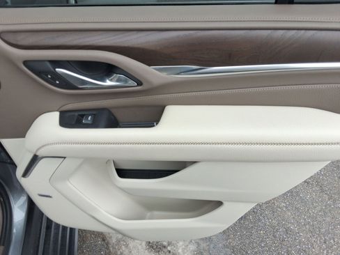 Used 2021 GMC Yukon Denali w/ Denali Premium Package image 25