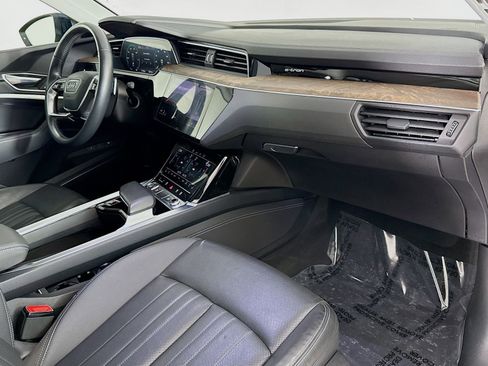 Used 2019 Audi e-tron Premium Plus image 31