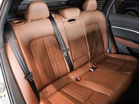 Used 2022 Audi e-tron Premium image 6