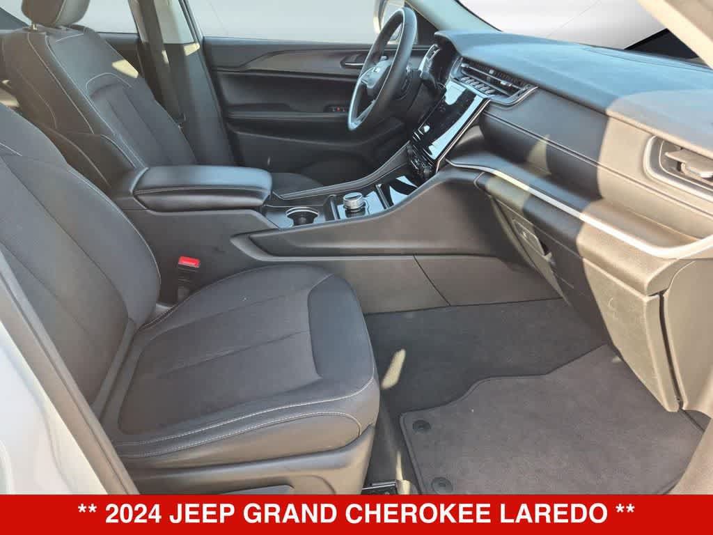 Used 2024 Jeep Grand Cherokee Laredo RWD image 20