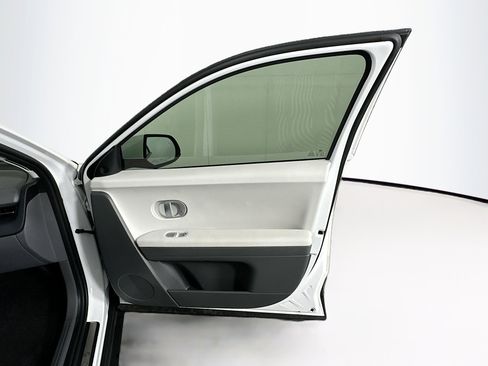 Used 2024 Hyundai Ioniq 5 SEL image 31