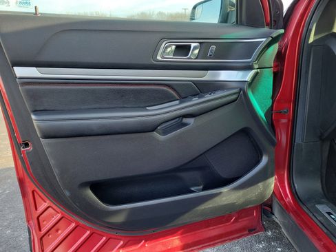 Used 2016 Ford Explorer Sport image 16