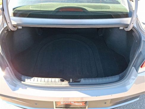 Used 2024 Hyundai Elantra Limited image 24