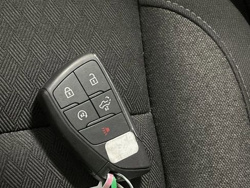 Used 2024 Chevrolet Silverado 1500 LT image 29