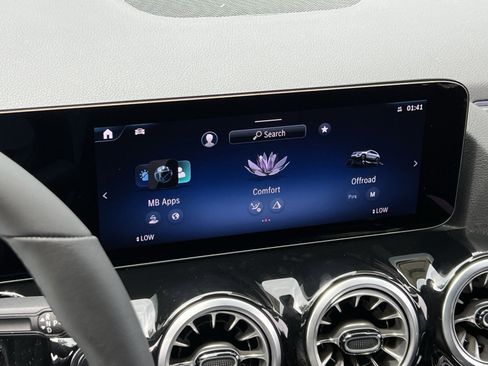 Certified 2025 Mercedes-Benz GLA 250 4MATIC image 18