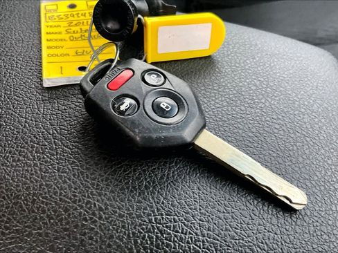 Used 2011 Subaru Outback 2.5i Premium w/ All-Weather Pkg image 14