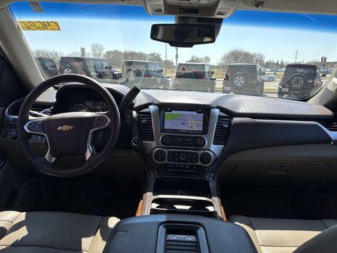 Used 2017 Chevrolet Suburban Premier image 30