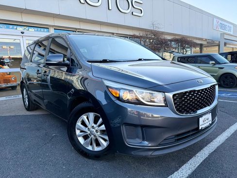 Used 2015 Kia Sedona LX w/ LX Convenience Package FWD image 1