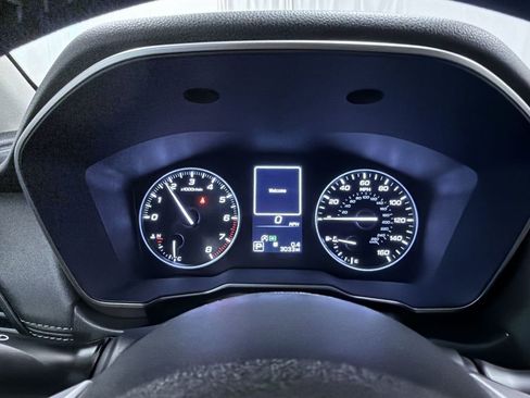 Used 2025 Subaru Outback Limited image 18