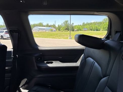 Used 2022 Jeep Wagoneer Series II w/ Premium Group I AWD/4WD image 29