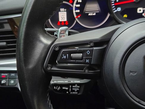 Used 2021 Porsche Panamera 4S image 34