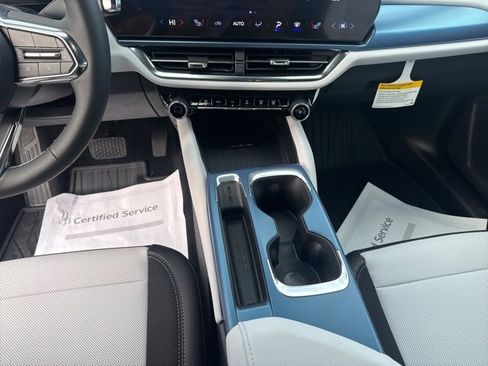 New 2025 Chevrolet Equinox EV LT w/ LPO, All-Weather Mat Package image 17