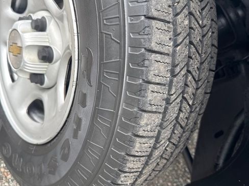 Used 2005 Chevrolet Tahoe 1500 w/ Skid Plate Package, Off Road image 15