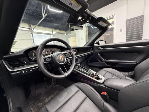 Used 2025 Porsche 911 Carrera image 15