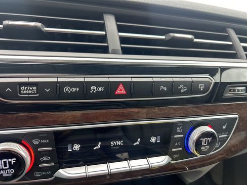Used 2017 Audi Q7 3.0T Prestige AWD/4WD image 14