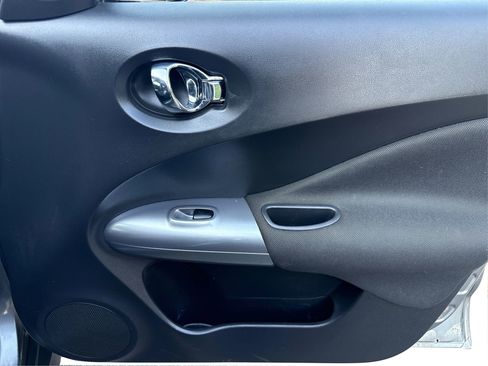 Used 2011 Nissan Juke SV image 23