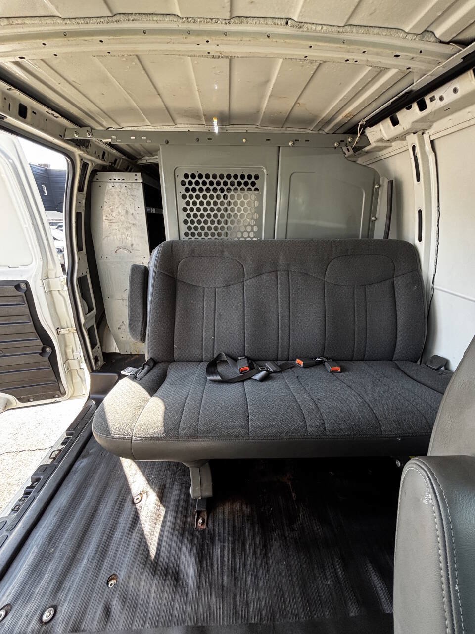 Used 2014 GMC Savana 3500 RWD image 20