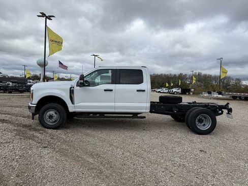 New 2026 Ford F350 XL w/ XL Chrome Package image 8