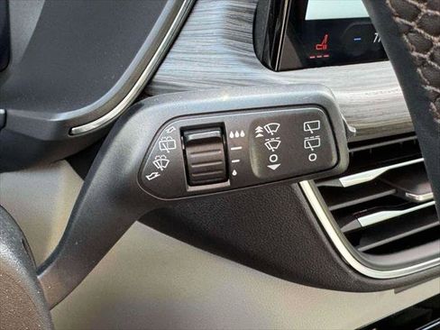 Used 2025 Ford Escape SE w/ PHEV Premium Package image 24