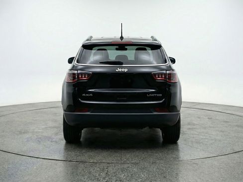 Used 2025 Jeep Compass Latitude image 7