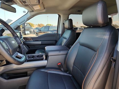 New 2026 Ford F250 Lariat w/ Black Appearance Package image 7