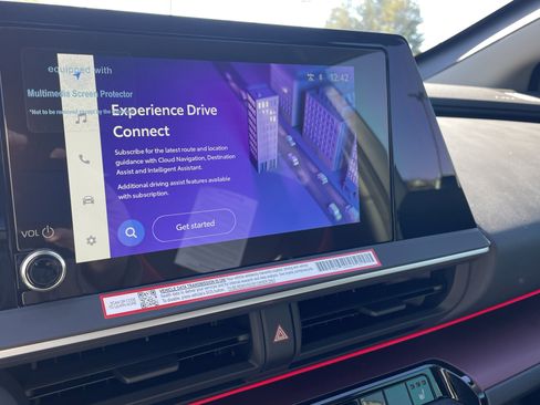 New 2026 Toyota Prius Plug-In Hybrid FWD image 11