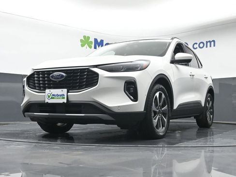 Used 2023 Ford Escape Platinum w/ Premium Technology Package image 6