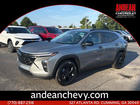 New 2026 Chevrolet Trax LT w/ Driver Confidence Package FWD image 1