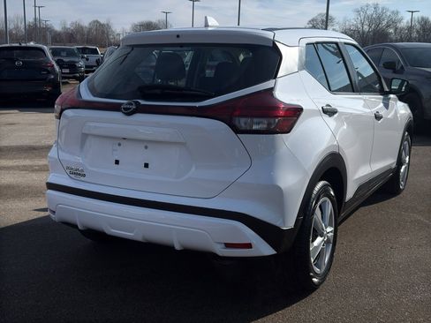 Used 2022 Nissan Kicks S image 5