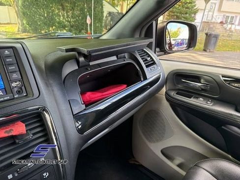 Used 2019 Dodge Grand Caravan SXT image 46