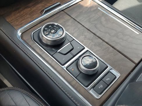 Used 2019 Ford Expedition Max Platinum AWD/4WD image 30
