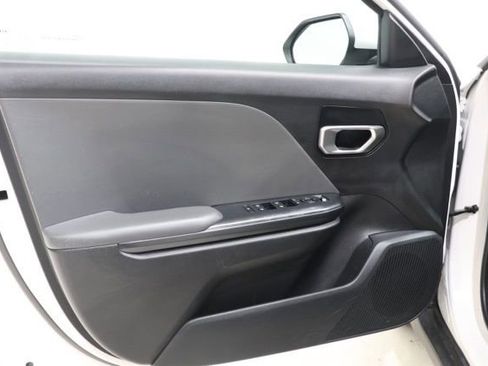 Used 2025 Kia K4 LXS image 51