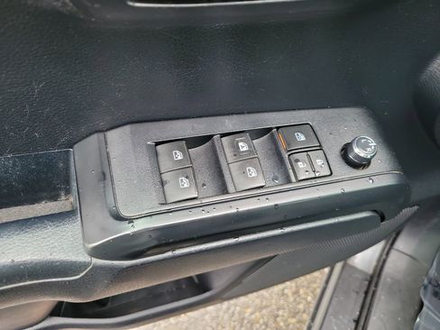 Used 2018 Toyota Tacoma SR w/ SR Convenience Package image 20