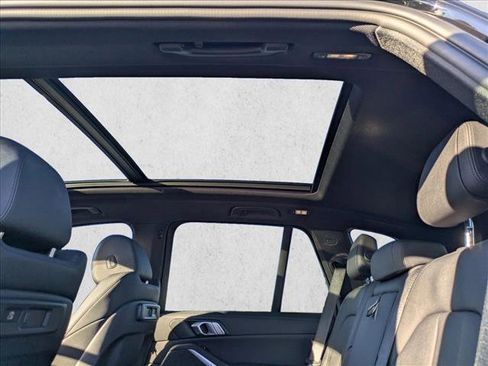 Used 2022 BMW X5 sDrive40i w/ Parking Assistance Package image 19