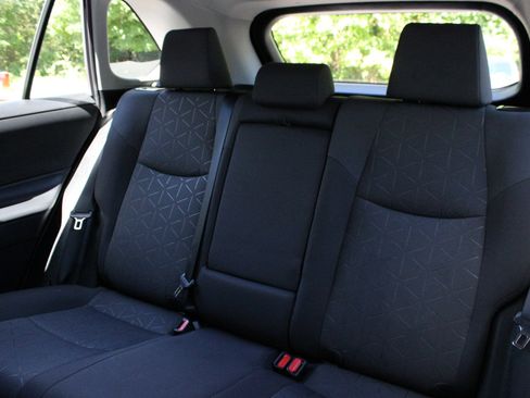Used 2022 Toyota RAV4 XLE w/ Convenience Package AWD/4WD image 17