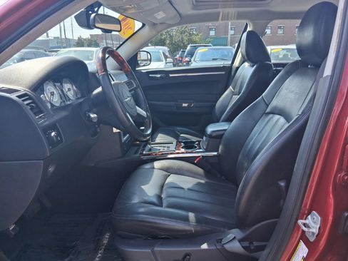 Used 2009 Chrysler 300 C RWD image 11