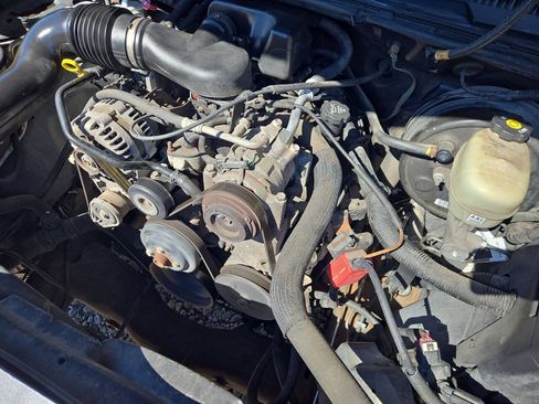 Used 2006 Chevrolet Silverado 1500 W/T RWD image 18