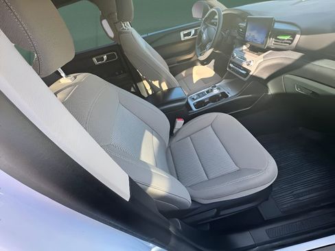 Used 2023 Ford Explorer 4WD image 10