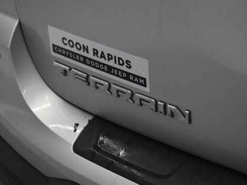 Used 2017 GMC Terrain SLE image 18