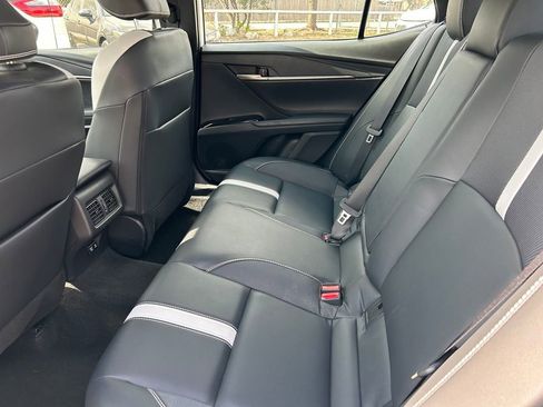 Certified 2025 Toyota Camry SE FWD image 15