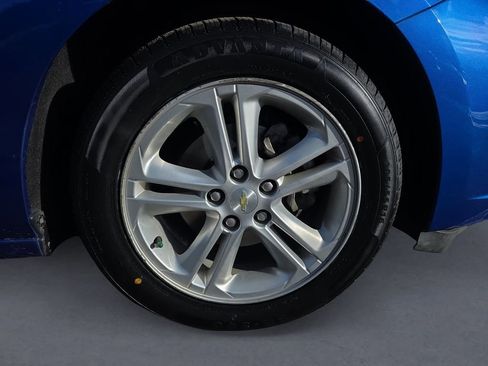 Used 2018 Chevrolet Cruze LT image 14