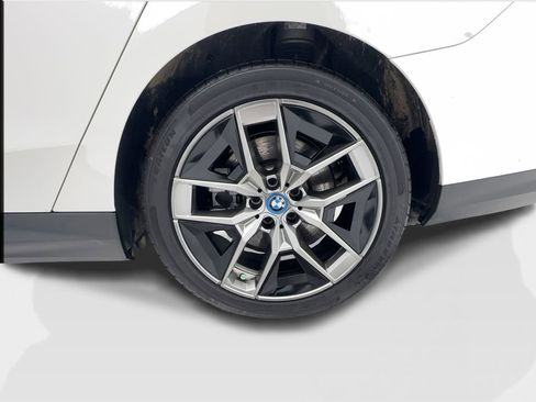 Used 2024 BMW i5 eDrive40i RWD image 12