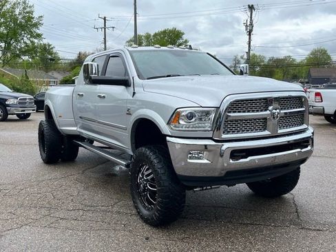 Used 2018 RAM 3500 Laramie AWD/4WD image 8