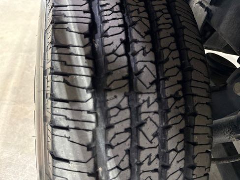 Used 2024 RAM 2500 Tradesman w/ Chrome Appearance Group image 40