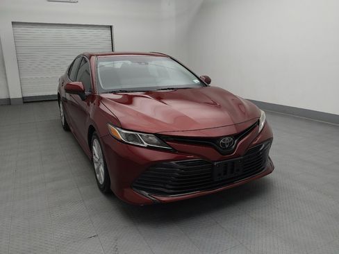 Used 2018 Toyota Camry LE image 14