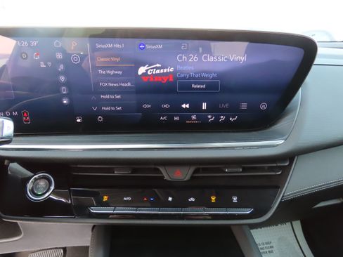 Used 2025 Buick Envision Preferred image 24