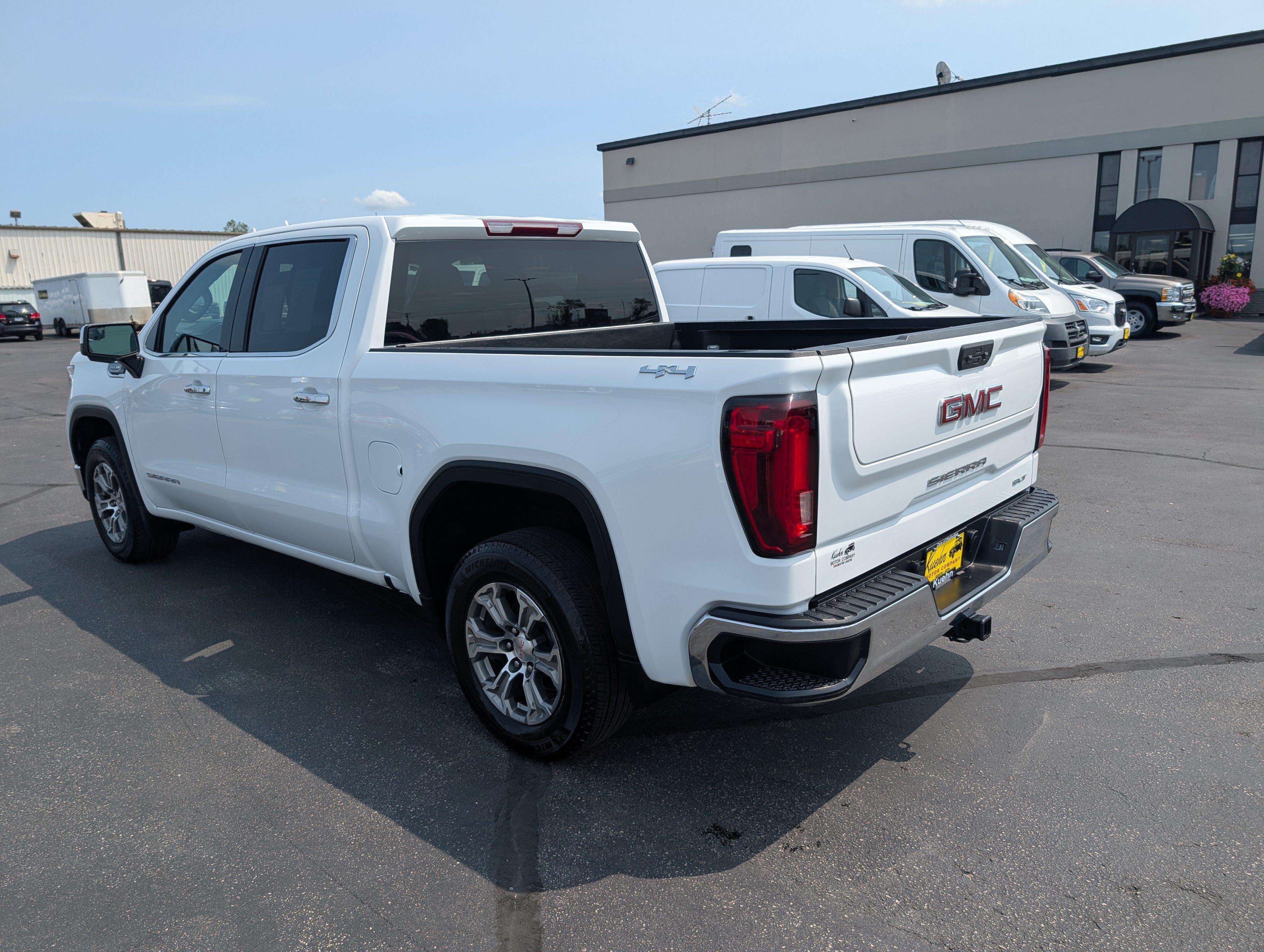 Used 2025 GMC Sierra 1500 SLT AWD/4WD image 6