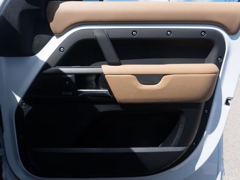 New 2025 Land Rover Defender 110 V8 image 21